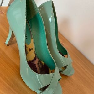 Madden Girl pumps